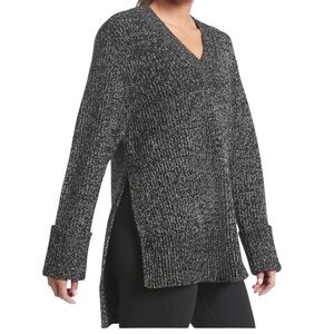 Athleta Shasta Hi-Low V-Neck Wool Sweater Size XS Marled Black